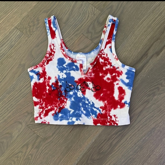 No Boundaries Tops - Cherry Crop Top